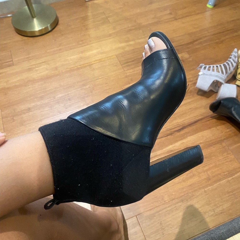 Beautiful VINCE booties